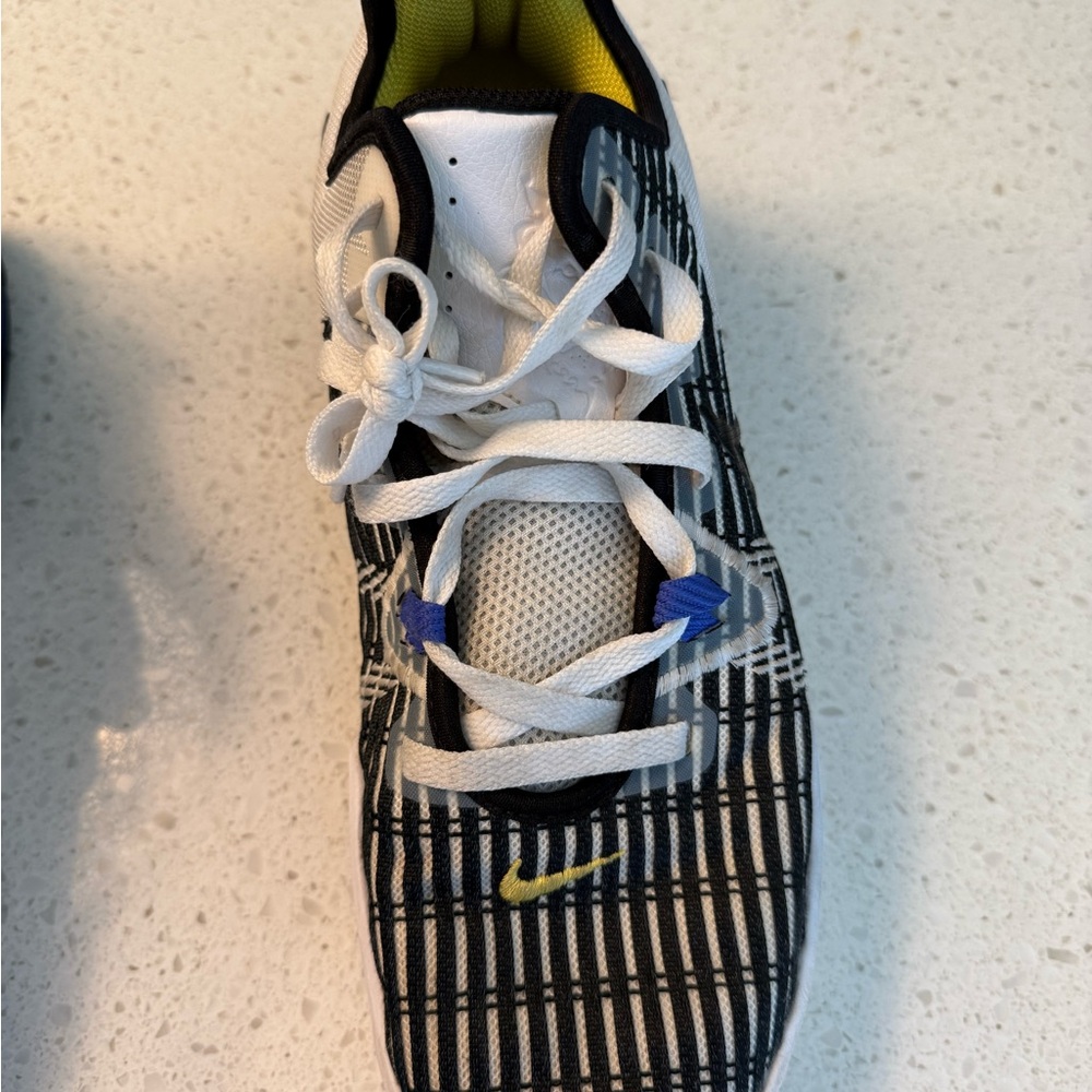 Nike Men's Basketball Shoe LeBron Witness 6 'White Persian Violet' Size 10 - Picture 7 of 9